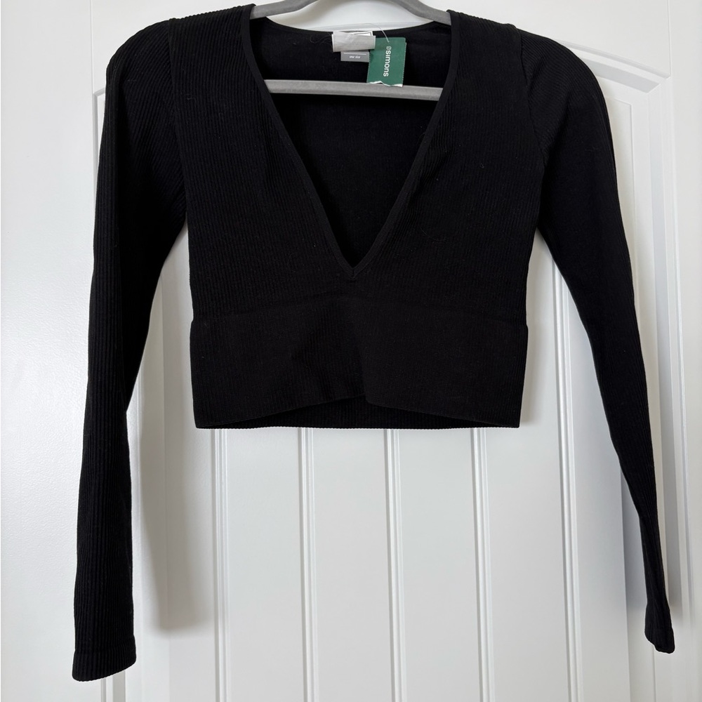 Simons Black V-Neck Crop Top